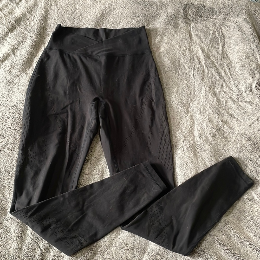 Alphalete laser cut leggings